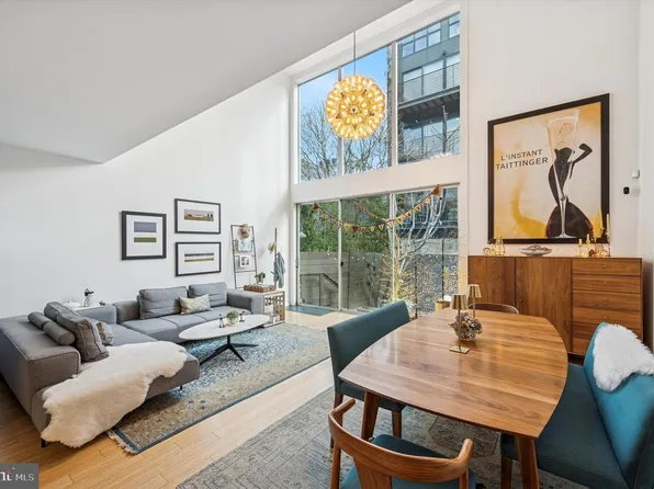 953 N American St, Philadelphia, PA 19123