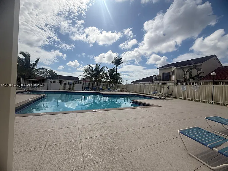 1004 San Remo Cir — Photo 5