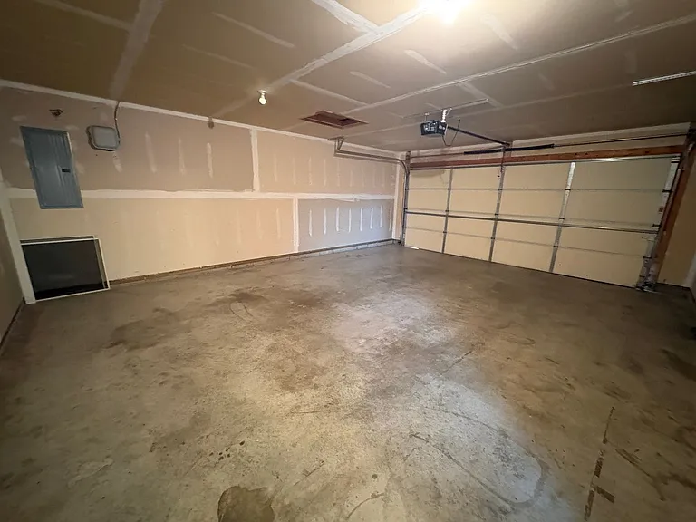 1402 Crusade Dr — Photo 12