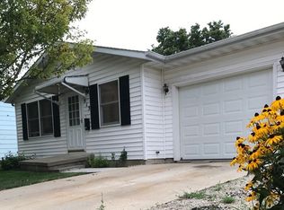 515 S 12th St, Rochelle, IL 61068