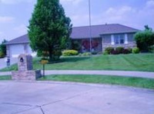 1604 E Willow Dr, Marion, IL 62959