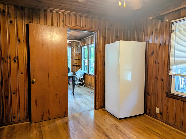 2203 Rosser Ter — Photo 8