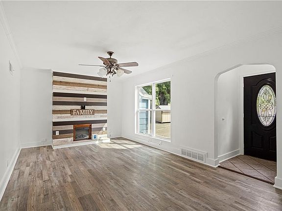2nd image of 3332 S Arlington Ave