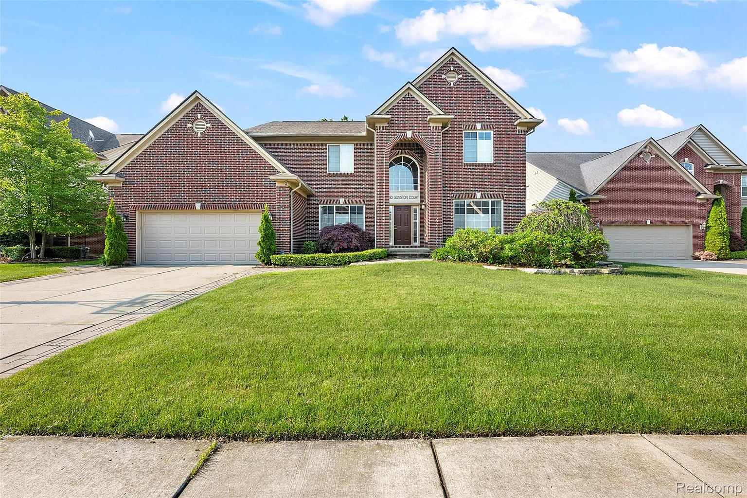 392 Gunston Ct photo 1