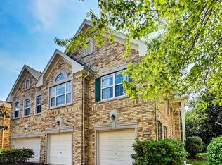 1232 Christine Ct, Vernon Hills, IL