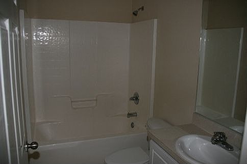 5th image of 2125 NE 4th Ave