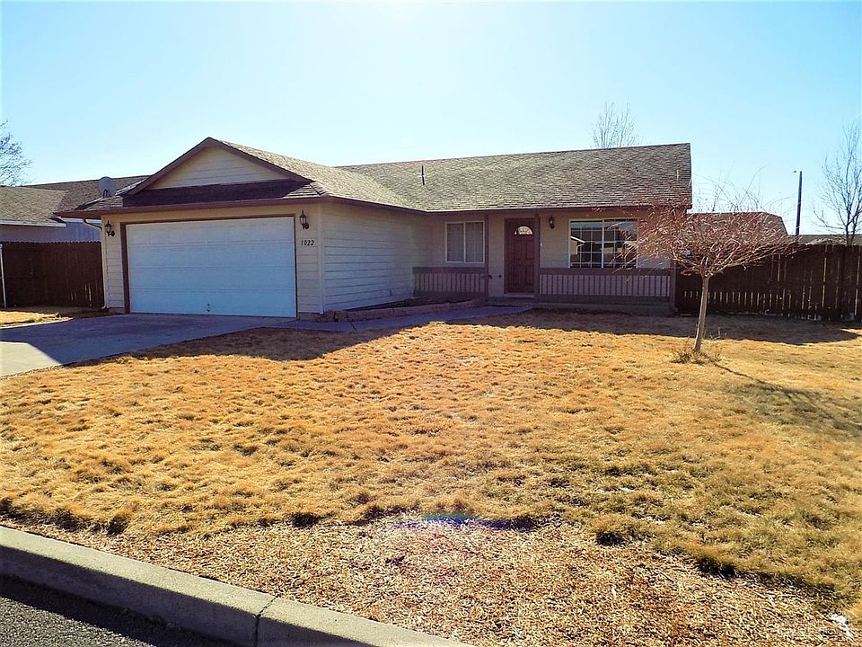 1st image of 1022 NE Manzanita St