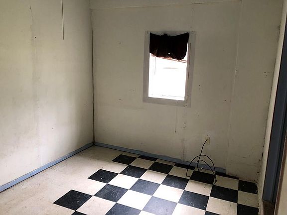 3rd image of 205 W Garfield Ave