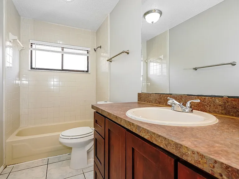 1001 Pond Apple Ct — Photo 15