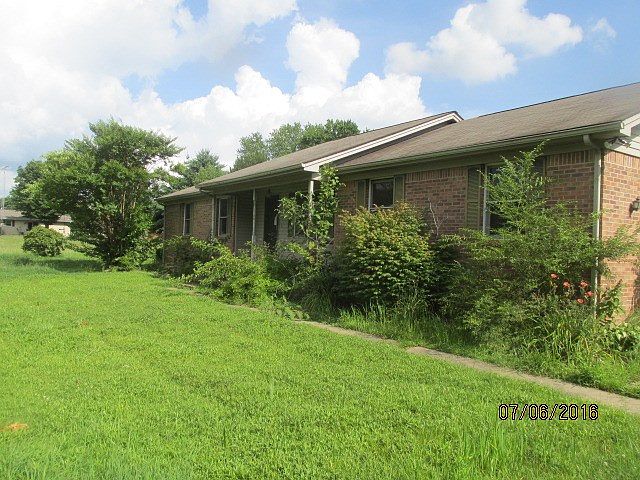 2nd image of 308 Meadow Green Cir