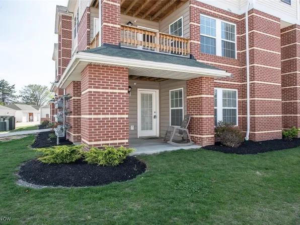 23002 Chandlers Ln APT 102, Olmsted Falls, OH 44138