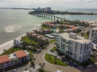855 Bayway Blvd APT 806, Clearwater, FL 33767