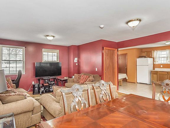2nd image of 10952 176th St