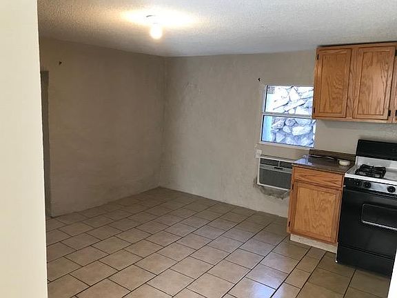 4th image of 2316 Federal Ave #B