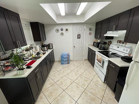 4th image of 566 Floral Dr