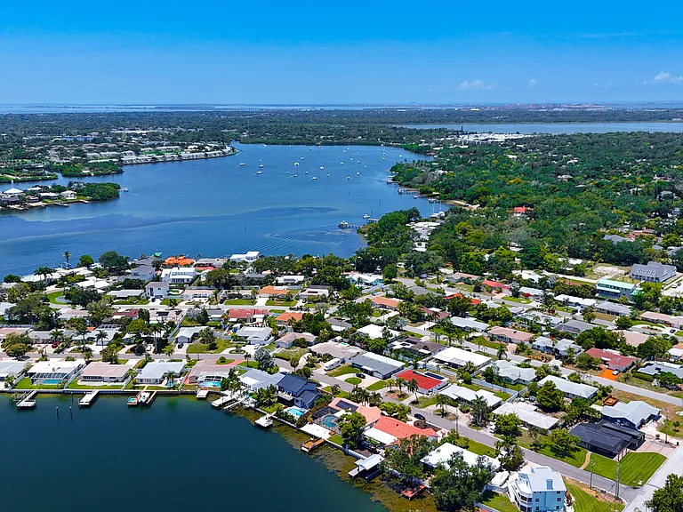 2316 S Shore Dr SE — Photo 49