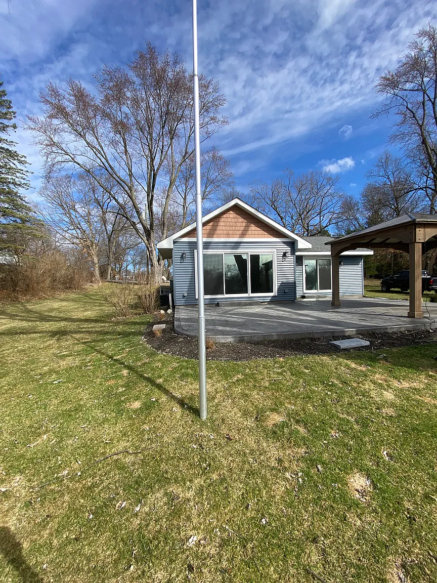 3581 Woodland Dr photo 1