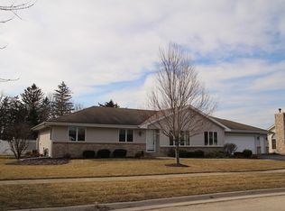 518 Riverbend Rd, Belvidere, IL 61008