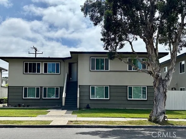 2904 Peppertree Ln, Costa Mesa, CA 92626