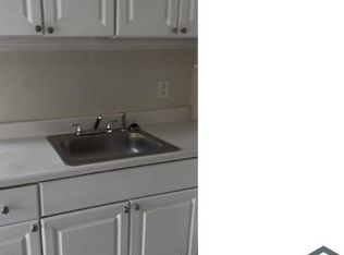 193 Willow St FLOOR 3, Waterbury, CT 06710