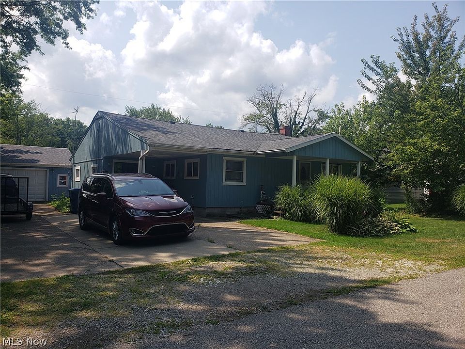 2nd image of 3219 Edgewater Dr
