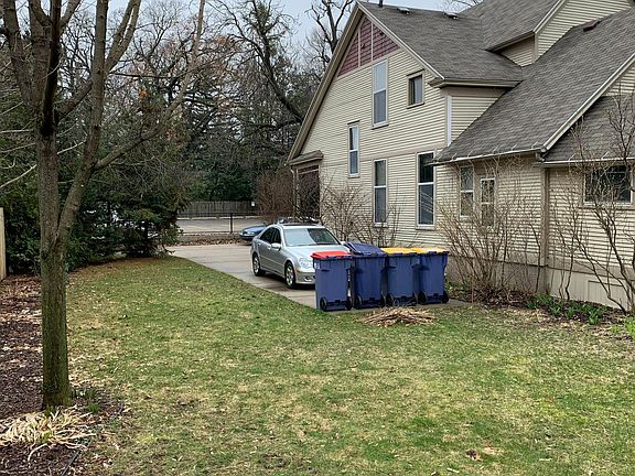 4th image of 60 Portsmouth Pl NE