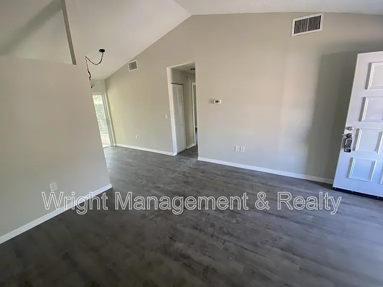 3544 Martell St — Photo 4