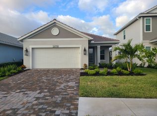 4596 Centaurus Cir, Naples, FL 34120