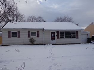 2233 Willowrow Ave NE, Canton, OH