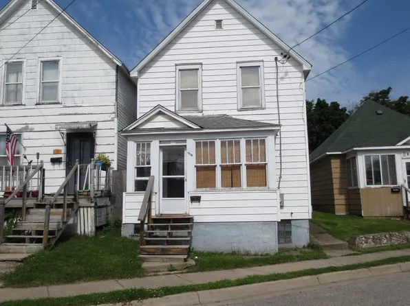 814 Brown St, Sault Sainte Marie, MI 49783