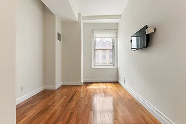 Rented by Nest Seekers International