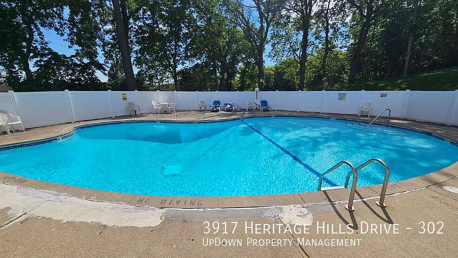 Well maintained 2-Bed 2-bath Oasis with Pool Access in Prime Bloomington Location 7-17 — Photo 2