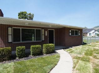 2383 Oakridge Dr, Layton, UT 84040