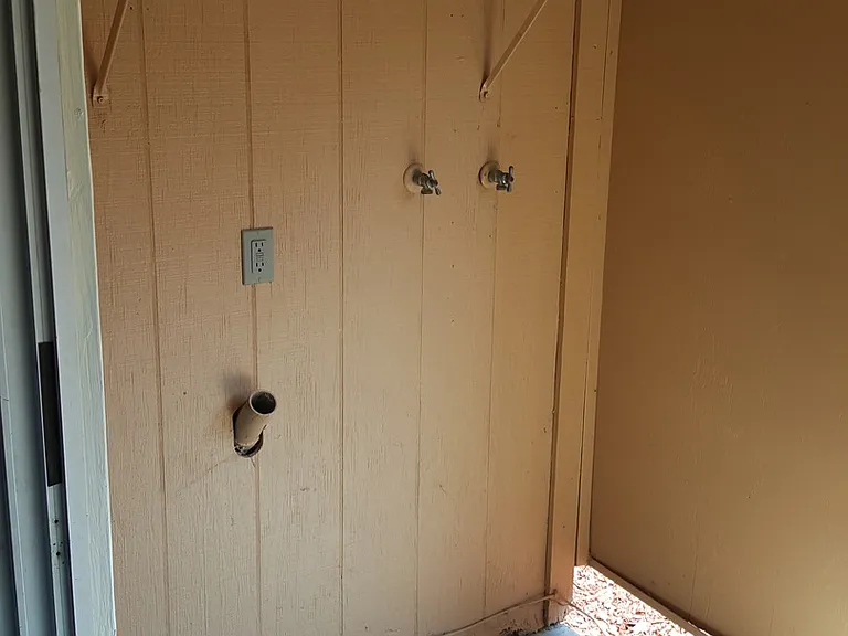 1050 Minnewawa Ave — Photo 11