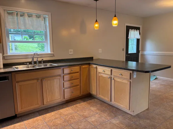 277 Murray Rd, Carmel, ME 04419