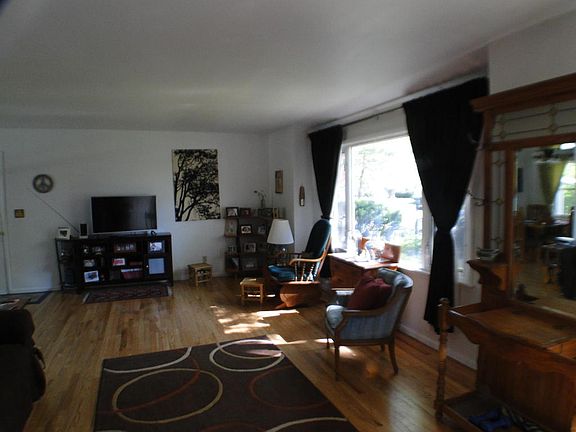 3rd image of 1623 Northwestern Ave