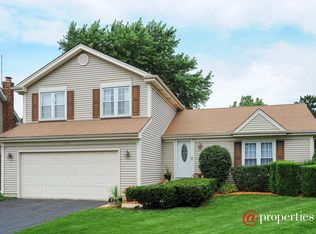 1212 Meade Ln, Arlington Heights, IL 60004