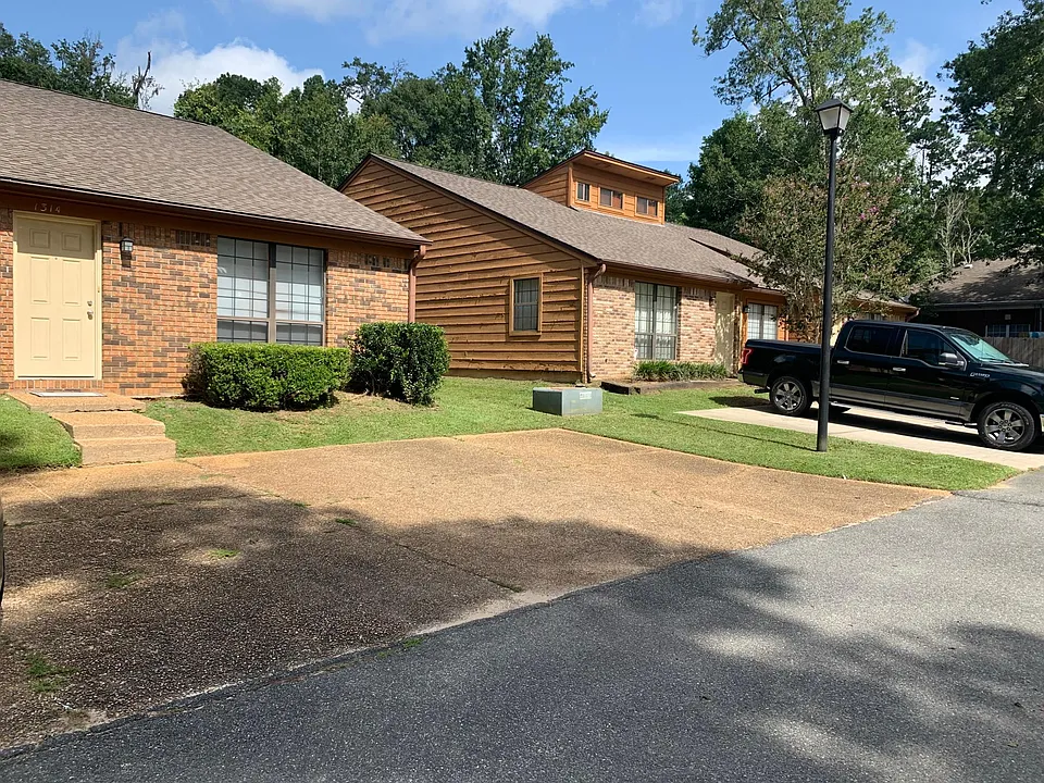 1318 Castelnau Ct