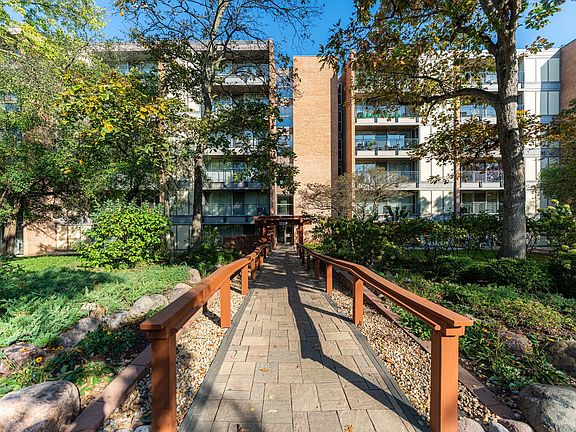 2nd image of 6010 Oakwood Dr APT 1D