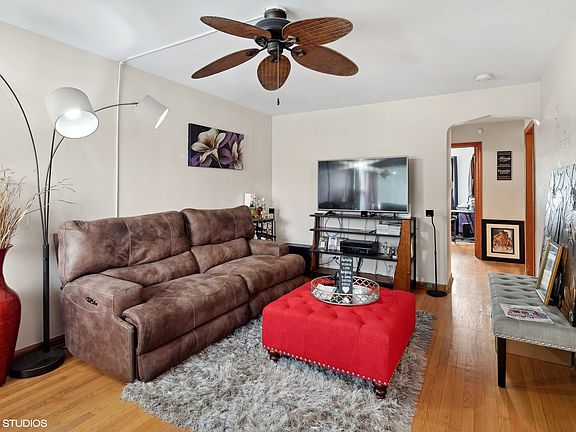2nd image of 5137 W Saint Paul Ave