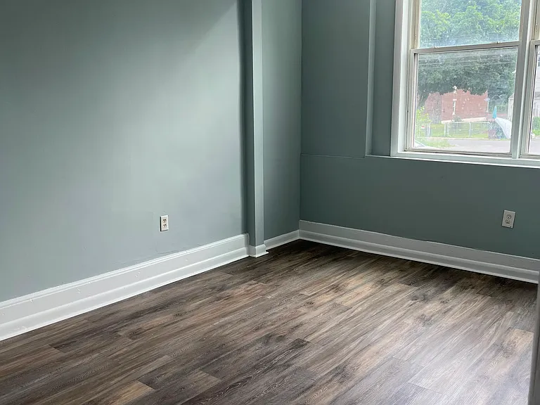 582 S Main St #2 — Photo 3