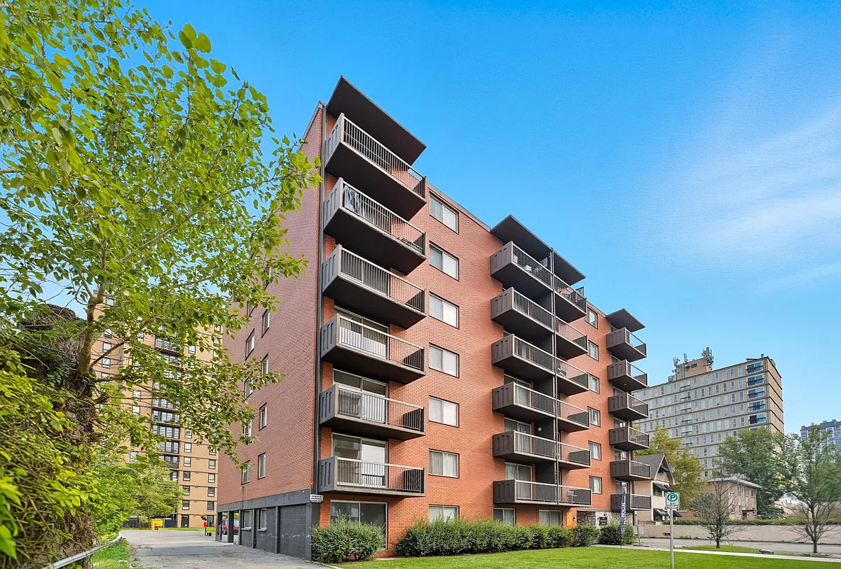 Building Photo - 720 15th Ave SW