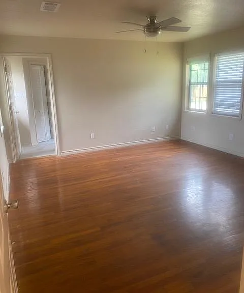 605 Giddings St — Photo 13