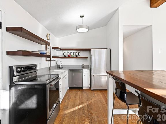 4th image of 107 High St