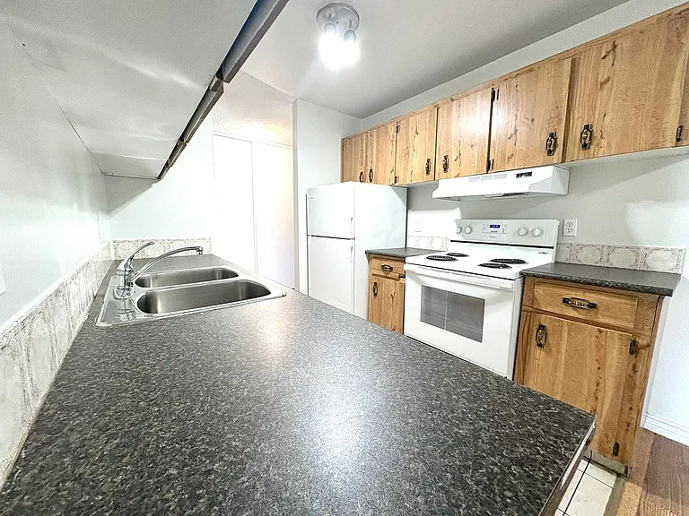 2303 38th St NW — Photo 9