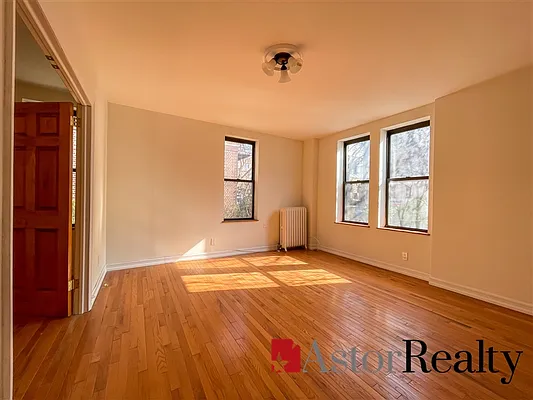 Rented by Astor Realty | media 15
