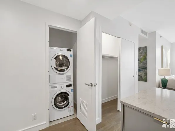 194 21st Street image 6 of 23