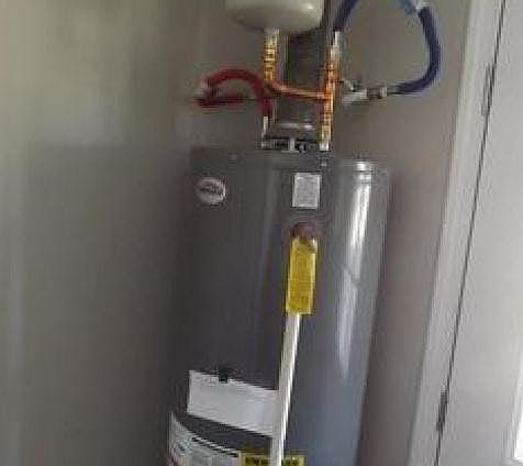 4th image of 202 W 1st St