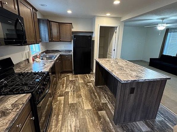 348 Robin Dr
