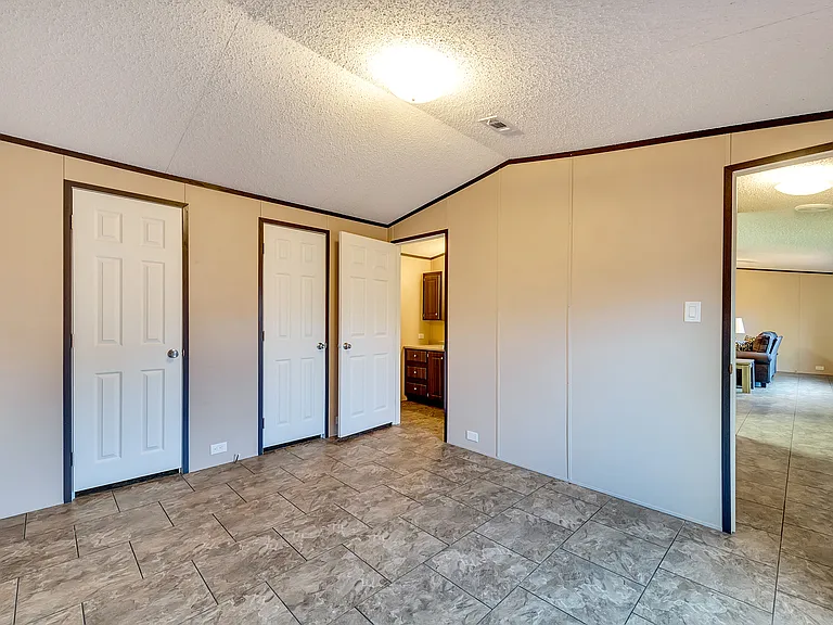Flamingo Flats — Photo 11